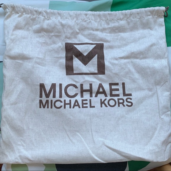 White Michael Kors bag 🤍 - Picture 9 of 9